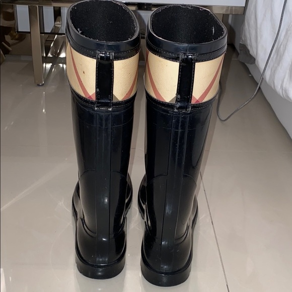 COPY - Burberry Rain Boots Size 40 - Picture 2 of 6